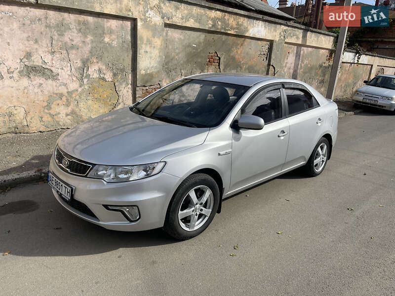Седан Kia Forte 2010 в Черновцах