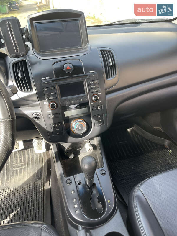 Седан Kia Forte 2010 в Черновцах