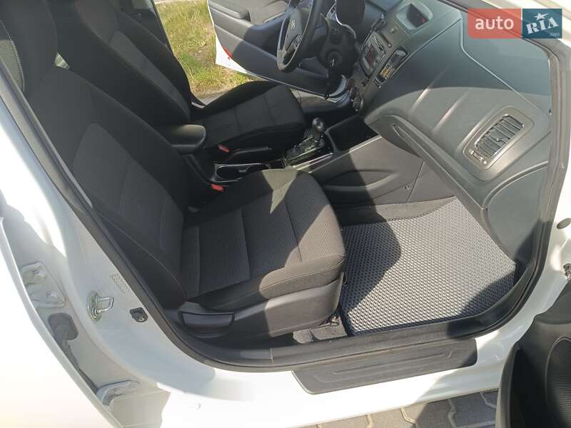 Седан Kia Forte 2016 в Киеве фото 8 Седан Kia Forte 2016 в Киеве