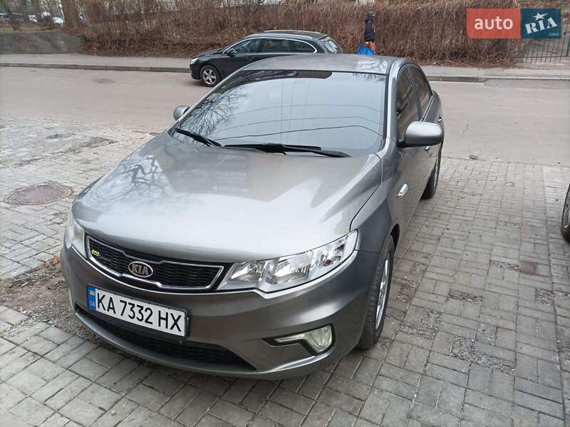 Седан Kia Forte 2010 в Сумах