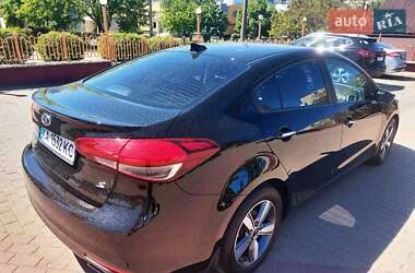 Хетчбек Kia Forte 2017 в 