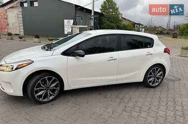 Хэтчбек Kia Forte 2017 в 