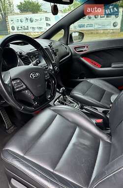 Хэтчбек Kia Forte 2017 в 