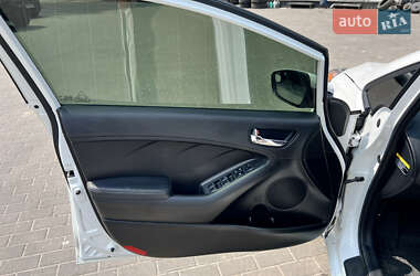 Седан Kia Forte 2015 в 