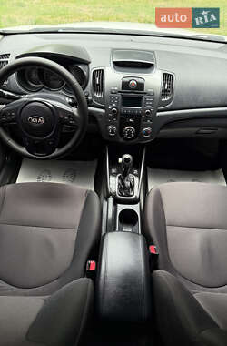 Седан Kia Forte 2013 в 