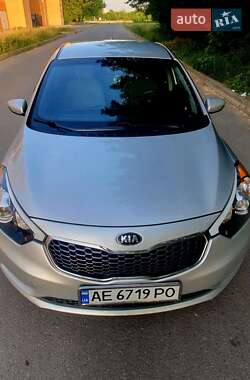 Седан Kia Forte 2015 в Дніпрі