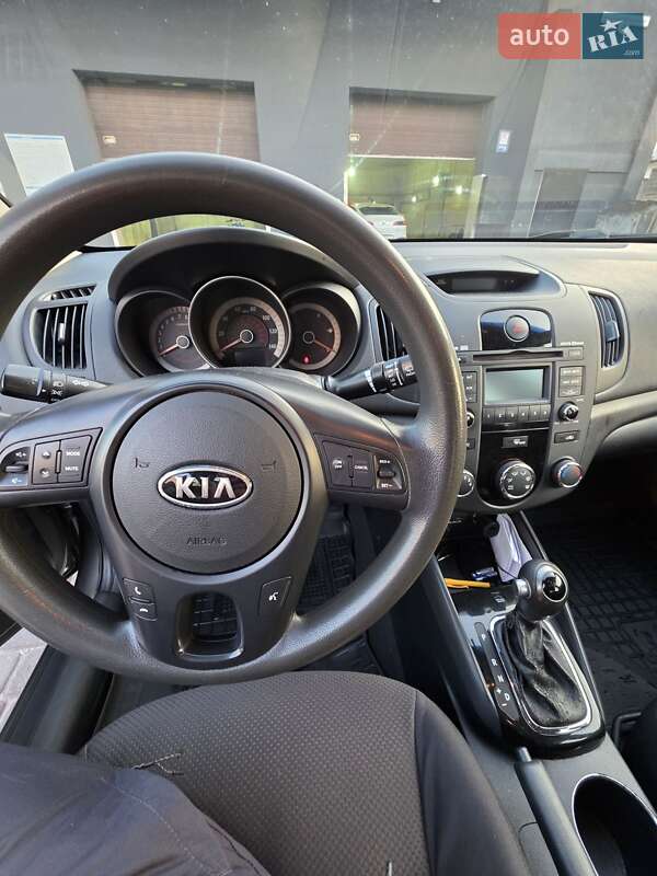 Седан Kia Forte 2011 в Києві фото 16 Седан Kia Forte 2011 в Києві