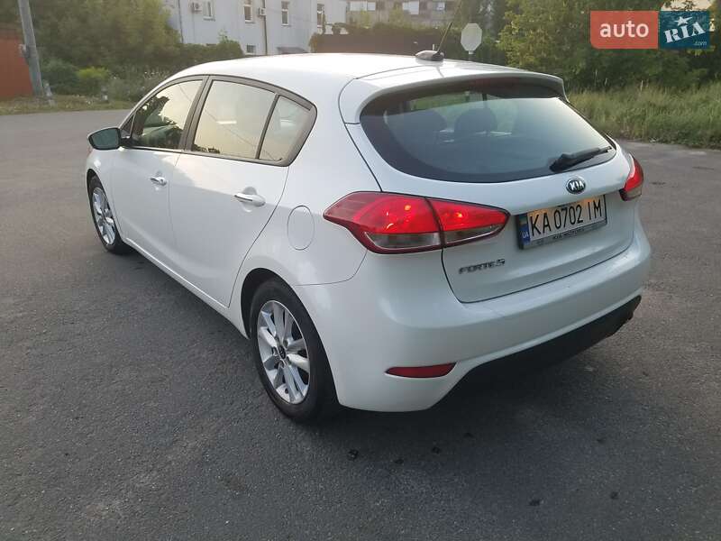 Хэтчбек Kia Forte 2016 в Киеве