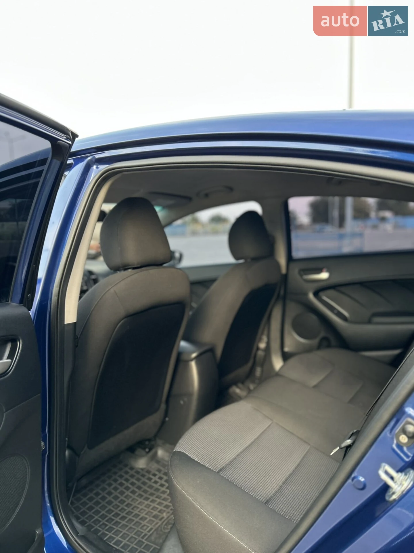 2017 Kia Forte - мініатюра 11