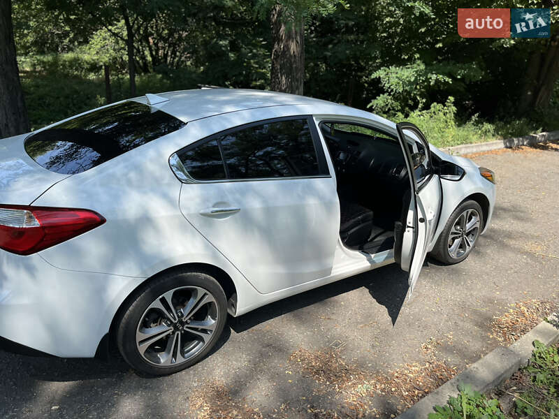Седан Kia Forte 2015 в Першотравенске