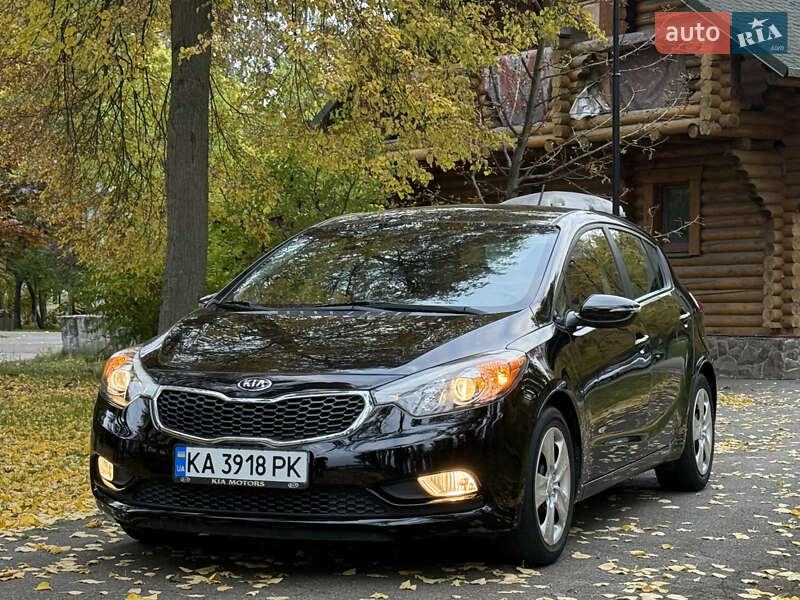Хэтчбек Kia Forte 2016 в 