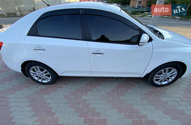 Седан Kia Forte 2012 в 