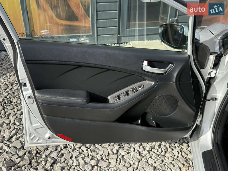 Седан Kia Forte 2017 в Стрые