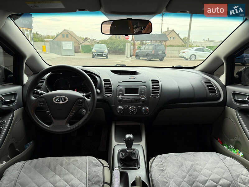 Седан Kia Forte 2015 в Запорожье