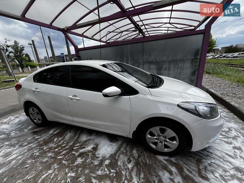 Седан Kia Forte 2016 в Киеве
