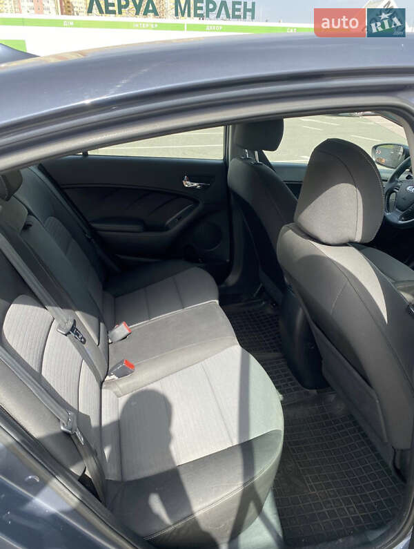 Седан Kia Forte 2015 в Киеве