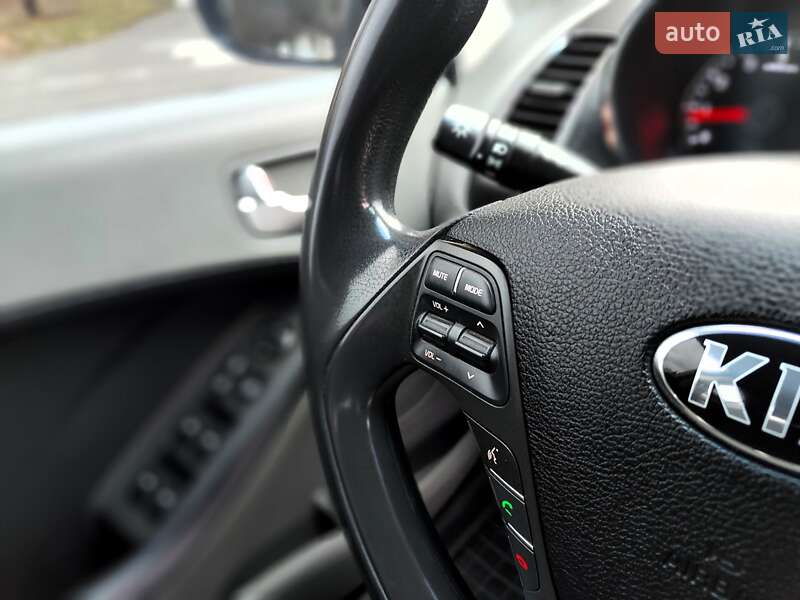 Седан Kia Forte 2016 в Киеве