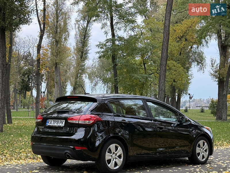 Хэтчбек Kia Forte 2016 в Киеве