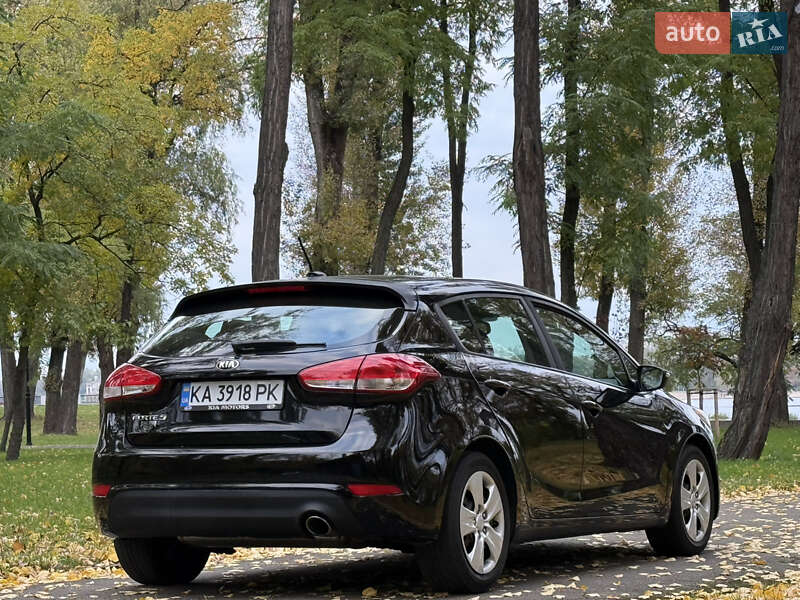Хэтчбек Kia Forte 2016 в Киеве