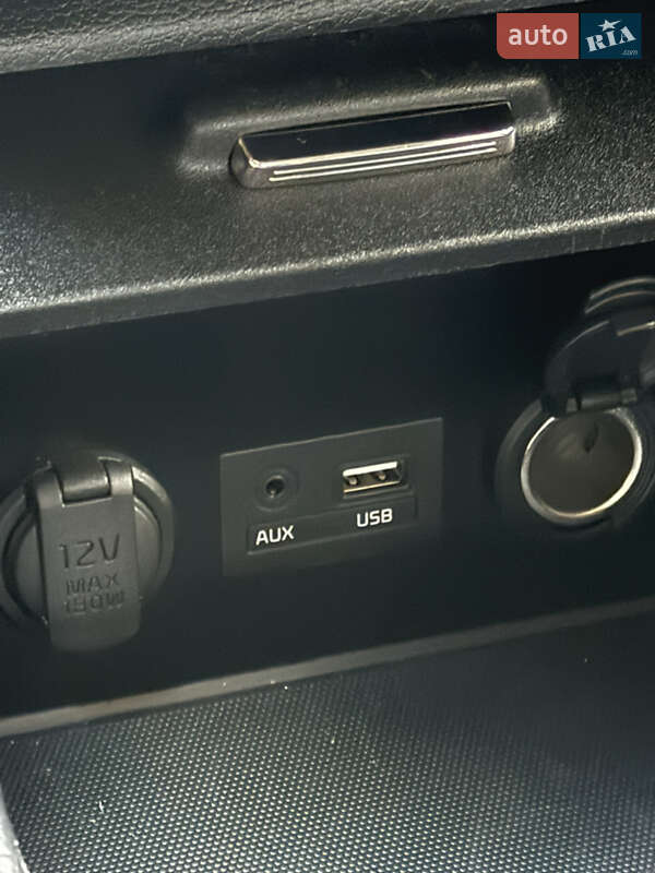 Хэтчбек Kia Forte 2016 в Киеве