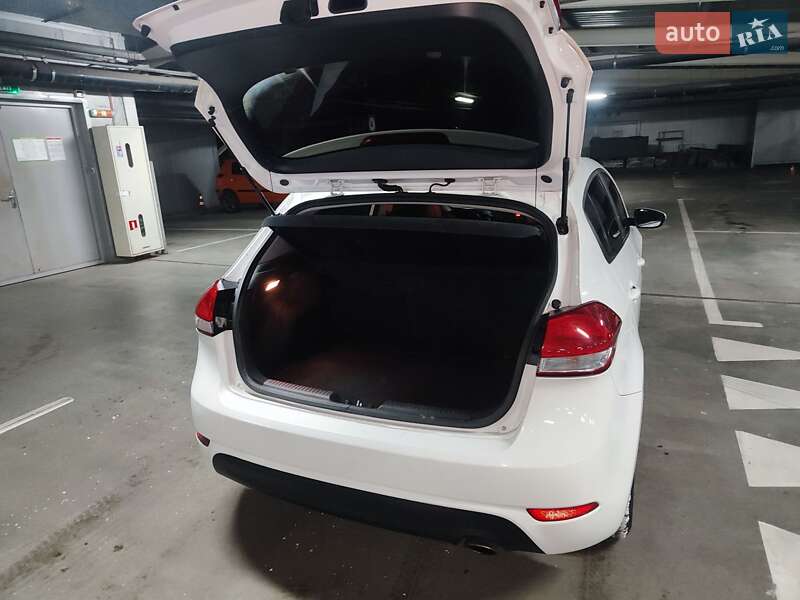 Хэтчбек Kia Forte 2016 в Киеве