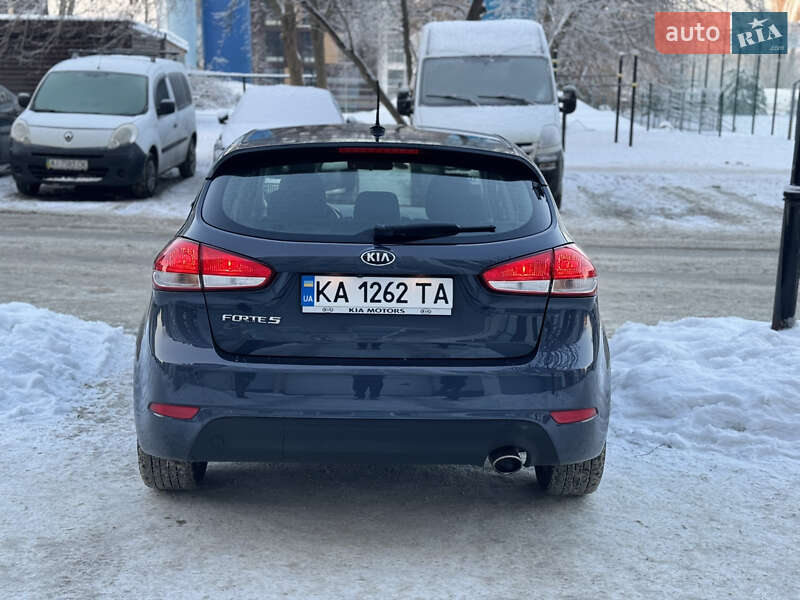 Хэтчбек Kia Forte 2015 в Киеве