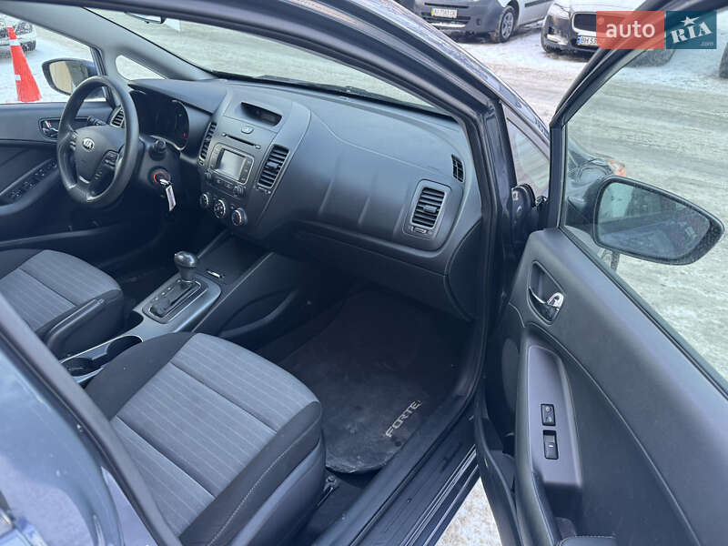 Хэтчбек Kia Forte 2015 в Киеве