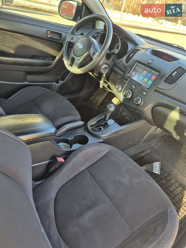 Купе Kia Forte 2010 в Киеве