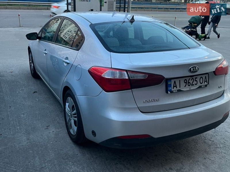 Седан Kia Forte 2015 в Киеве