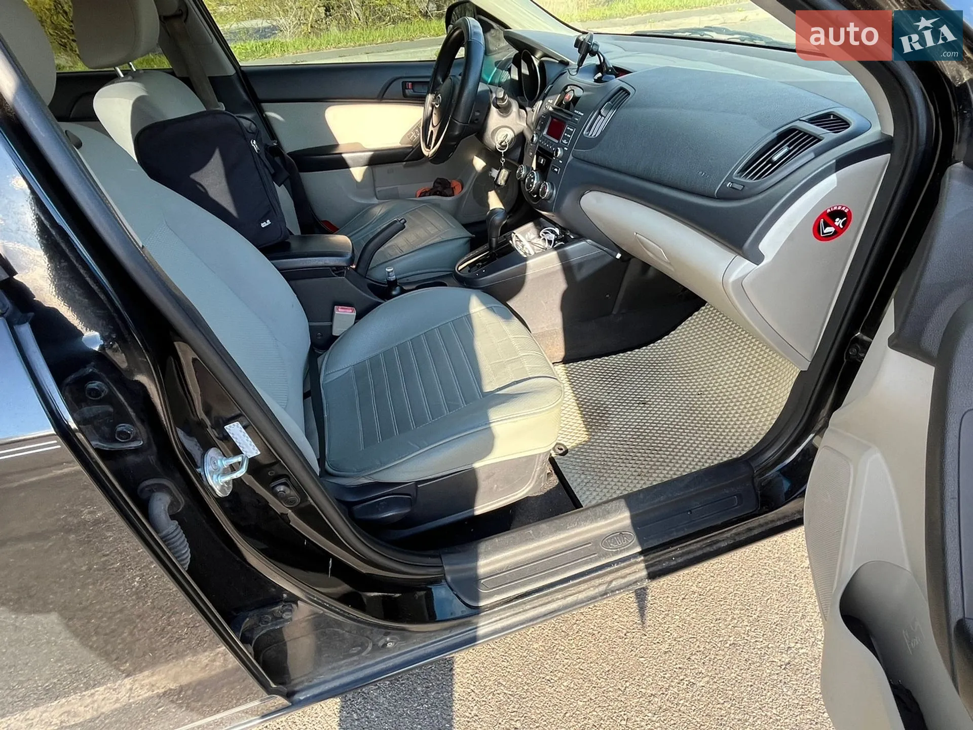 Kia Forte 2009 VIN KNAFU4A23A5830656 фото оголошення 22 з 31