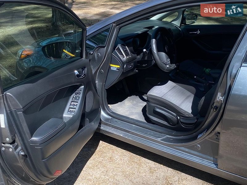 Седан Kia Forte 2015 в Сумах