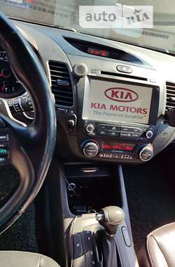 Хэтчбек Kia K3 2013 в Киеве