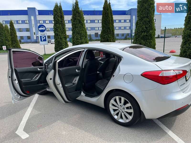 Седан Kia K3 2015 в Киеве