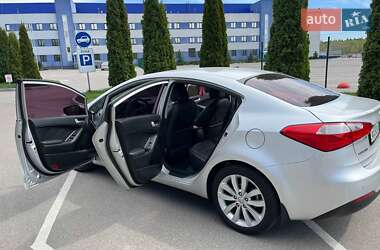 Седан Kia K3 2015 в 