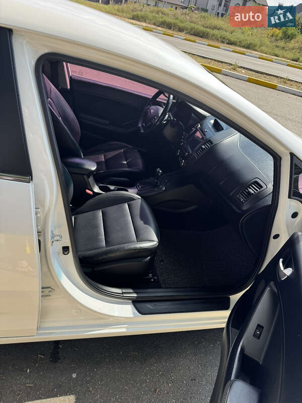 Хэтчбек Kia K3 2013 в Киеве