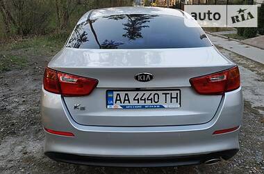 Седан Kia K5 2015 в 