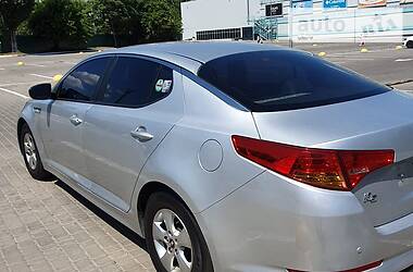 Седан Kia K5 2013 в Одессе