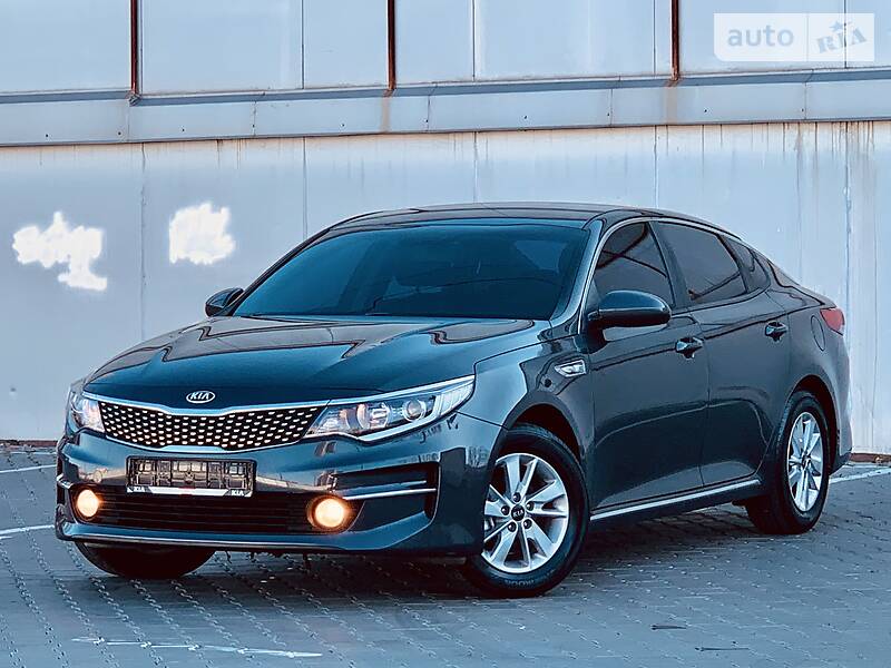 Седан Kia K5 2016 в 