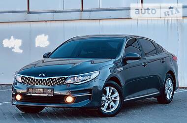 Седан Kia K5 2016 в 