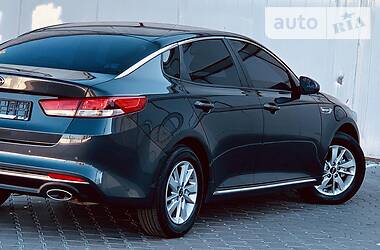 Седан Kia K5 2016 в 