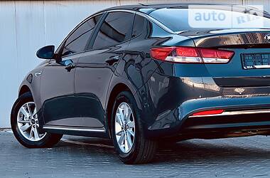 Седан Kia K5 2016 в 