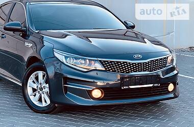Седан Kia K5 2016 в 
