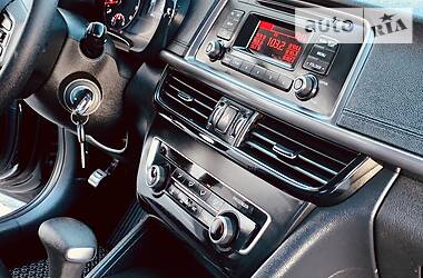 Седан Kia K5 2016 в 