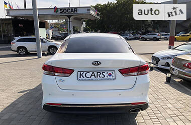 Седан Kia K5 2016 в 