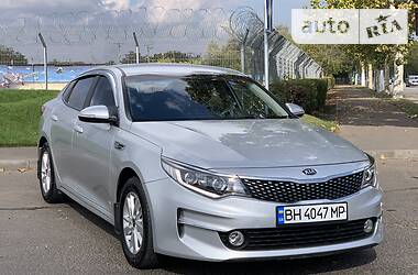 Седан Kia K5 2015 в Одессе