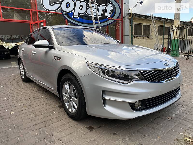 Седан Kia K5 2016 в Одессе