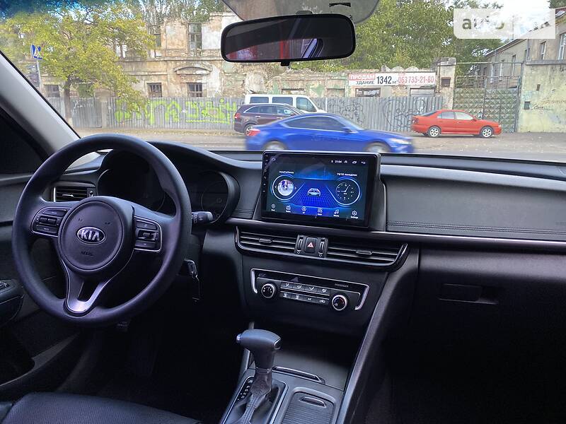 Седан Kia K5 2016 в Одессе