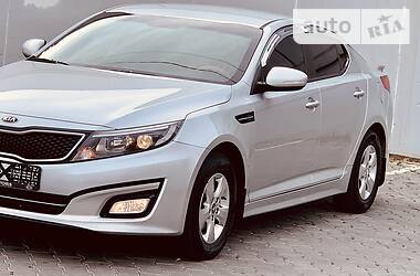 Седан Kia K5 2015 в Одессе