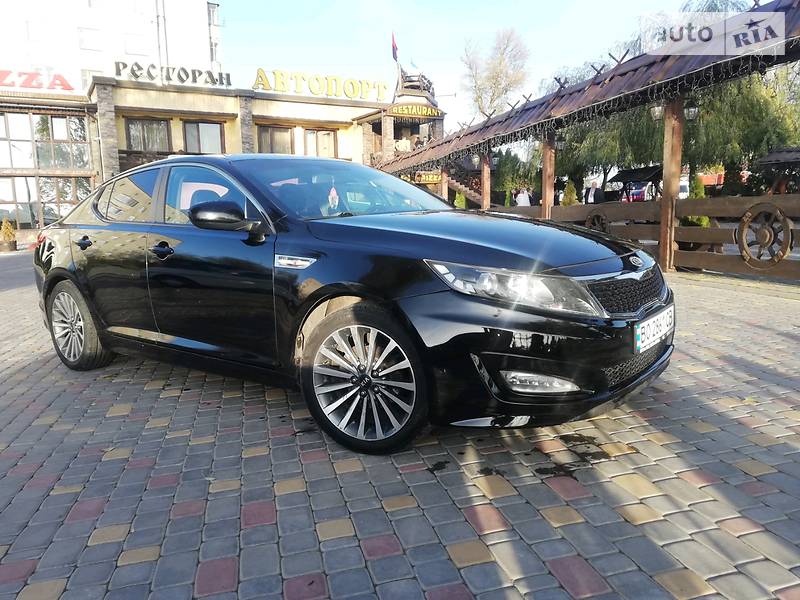 Седан Kia K5 2012 в 