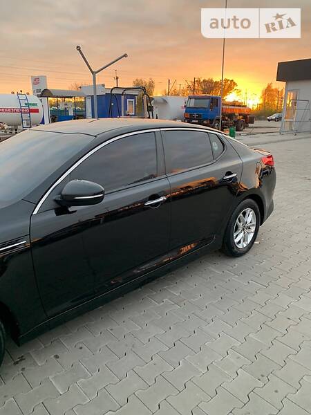 Седан Kia K5 2014 в Барышевке